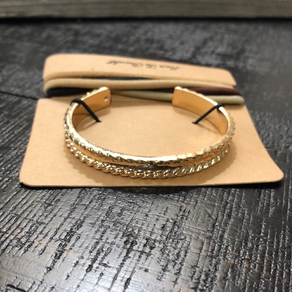 NWT!  Francesca’s Gold Tone Bracelet Hair Tie Set - Picture 3 of 8